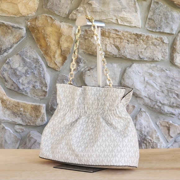 Michael Kors  Logo LG Crossbody Vanilla - Picture 3 of 10